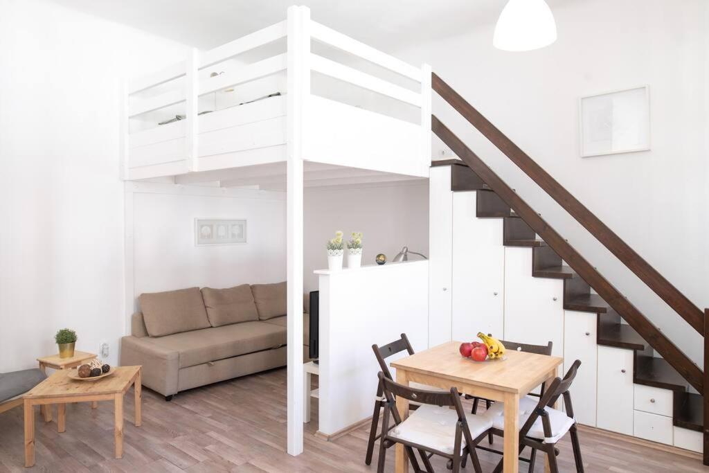 N28 Studio Next To Andrassy Boulevard. Boedapest Buitenkant foto