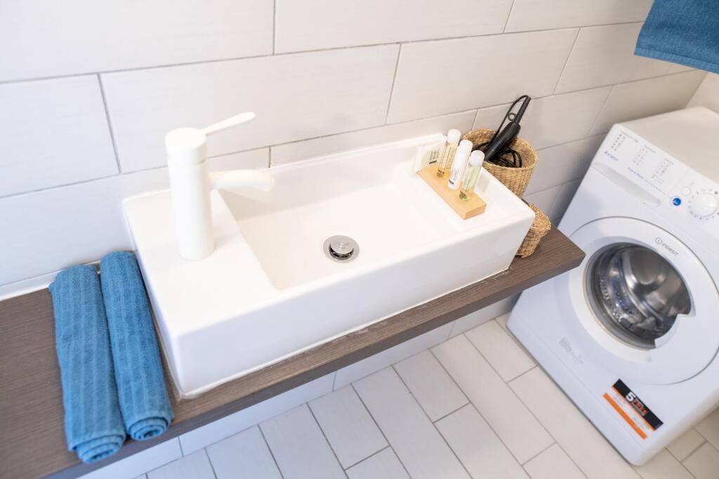 N28 Studio Next To Andrassy Boulevard. Boedapest Buitenkant foto