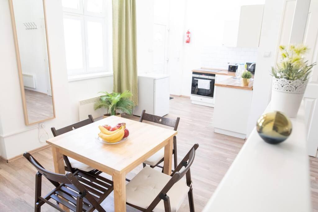 N28 Studio Next To Andrassy Boulevard. Boedapest Buitenkant foto