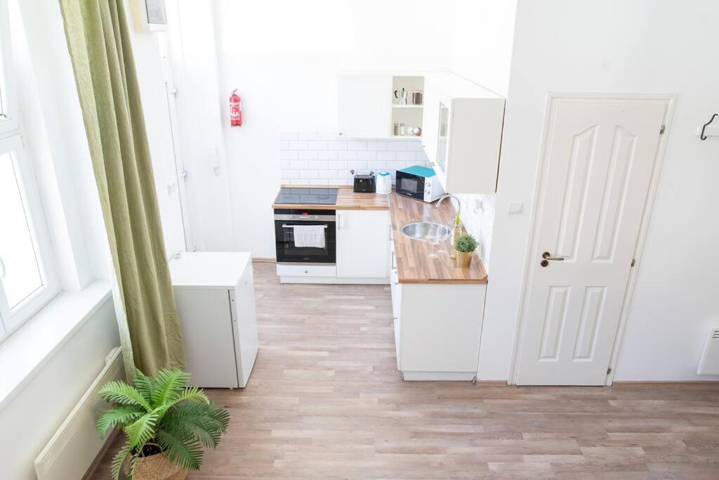 N28 Studio Next To Andrassy Boulevard. Boedapest Buitenkant foto