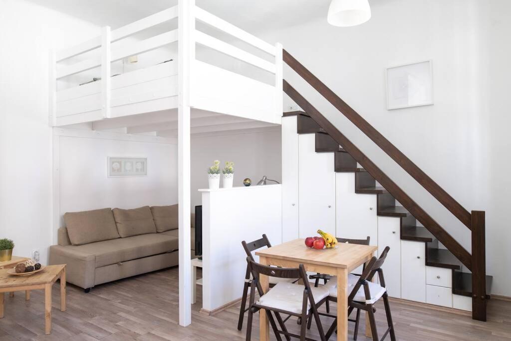 N28 Studio Next To Andrassy Boulevard. Boedapest Buitenkant foto